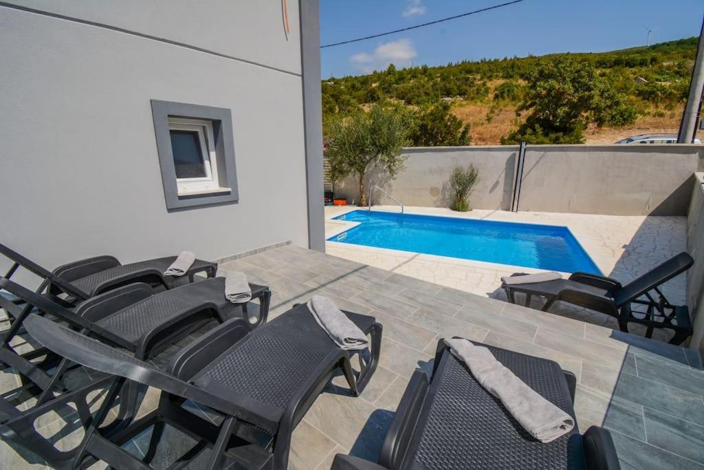 Villa With Amazing View And A Private Pool, Susnjar 1 Kruševo Esterno foto