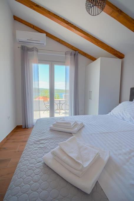 Villa With Amazing View And A Private Pool, Susnjar 1 Kruševo Esterno foto