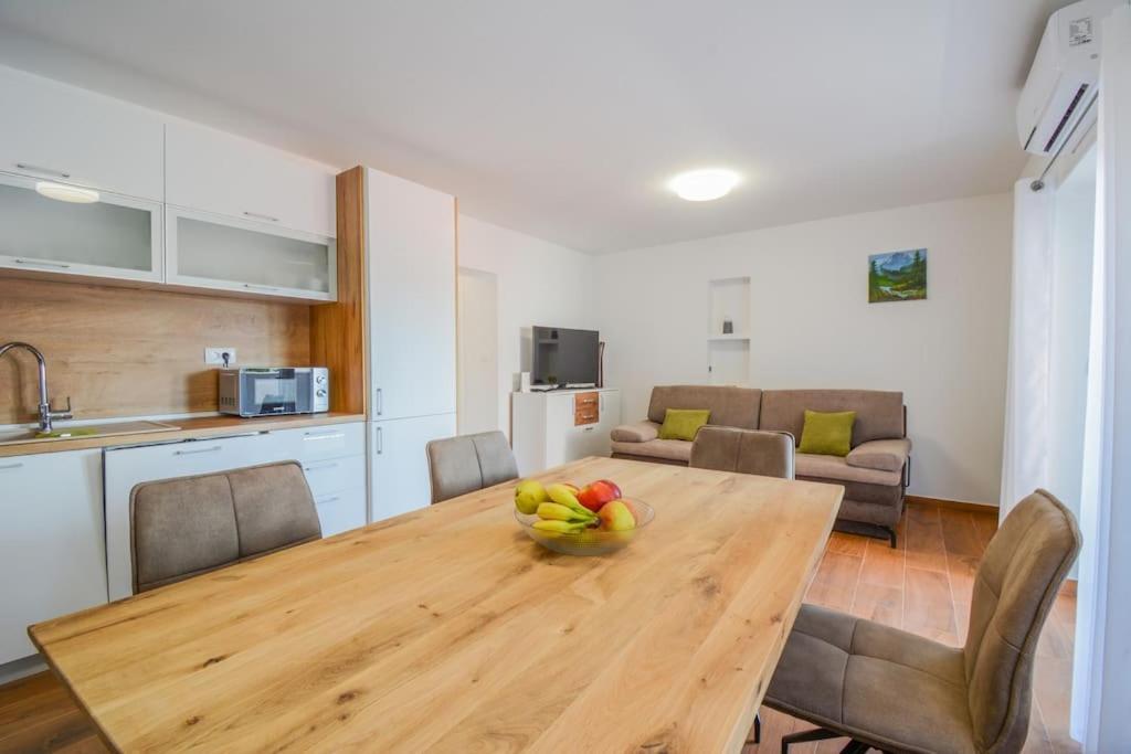 Villa With Amazing View And A Private Pool, Susnjar 1 Kruševo Esterno foto
